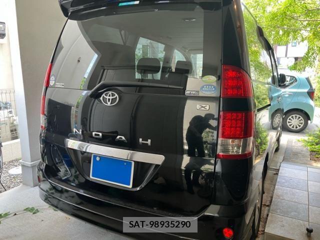 Toyota NOAH 2005-10 8660710-2
