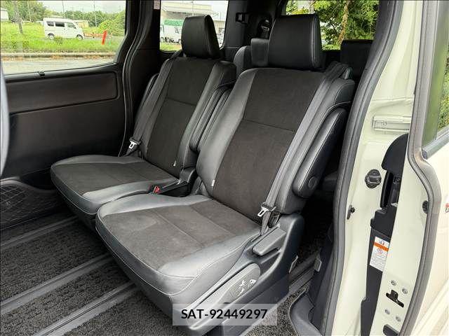 Toyota NOAH 2019-09 8660696-9