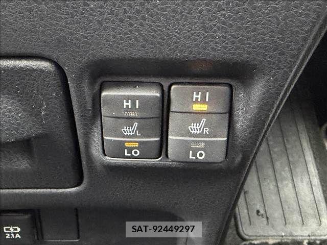 Toyota NOAH 2019-09 8660696-15