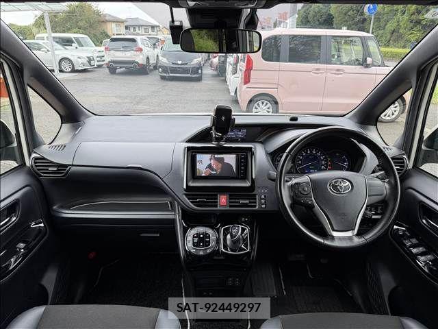Toyota NOAH 2019-09 8660696-1