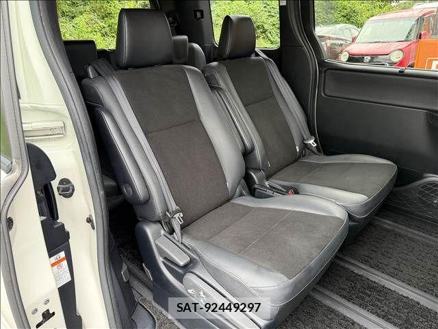 Toyota NOAH 2019-09 8660696-25