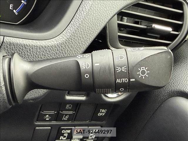 Toyota NOAH 2019-09 8660696-28