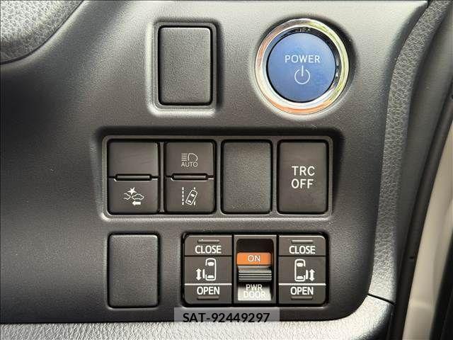 Toyota NOAH 2019-09 8660696-3