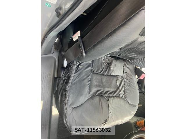 Toyota NOAH 2008-01 8660705-11