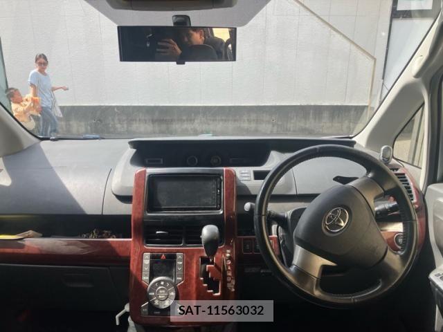 Toyota NOAH 2008-01 8660705-15