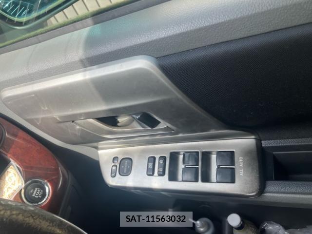 Toyota NOAH 2008-01 8660705-23