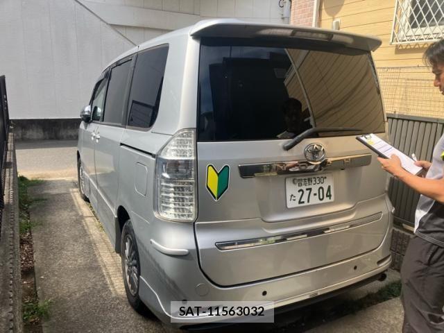 Toyota NOAH 2008-01 8660705-4