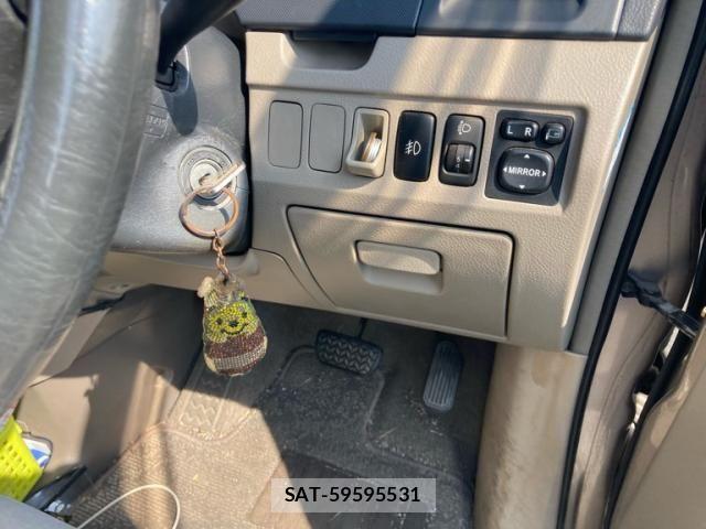 Toyota NOAH 2002-10 8660711-9