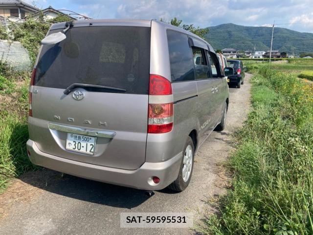 Toyota NOAH 2002-10 8660711-1