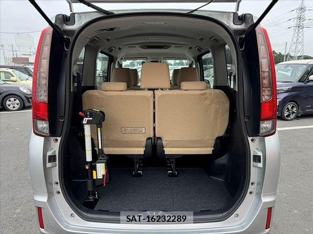 Toyota NOAH 2016-09 8666645-18