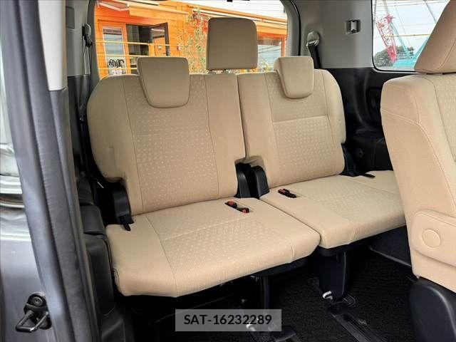 Toyota NOAH 2016-09 8666645-20