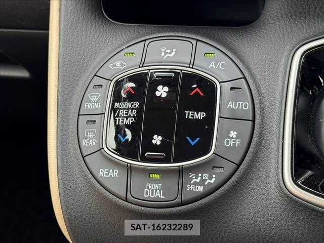 Toyota NOAH 2016-09 8666645-3