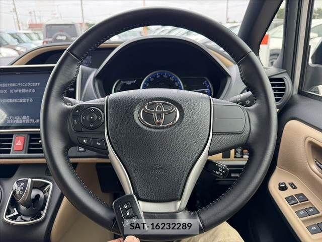 Toyota NOAH 2016-09 8666645-6
