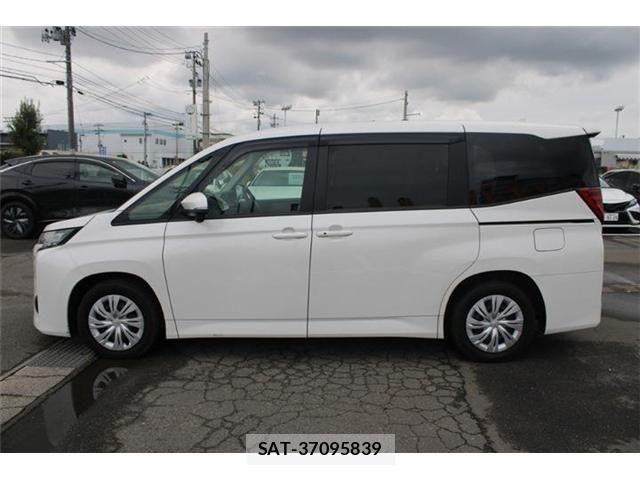 Toyota NOAH 2025-02 8660694-11
