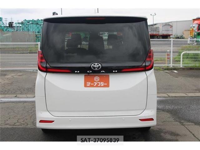 Toyota NOAH 2025-02 8660694-16