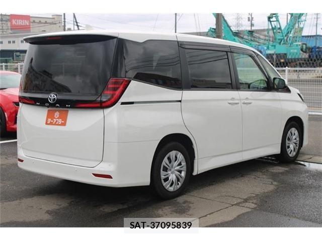 Toyota NOAH 2025-02 8660694-21
