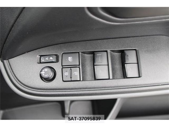 Toyota NOAH 2025-02 8660694-22