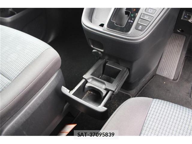 Toyota NOAH 2025-02 8660694-27
