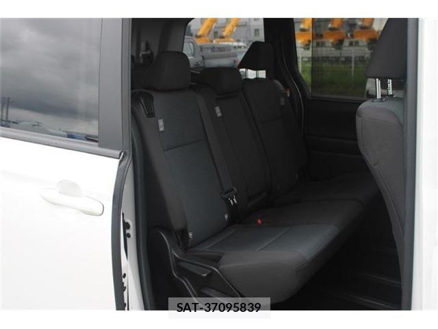 Toyota NOAH 2025-02 8660694-28