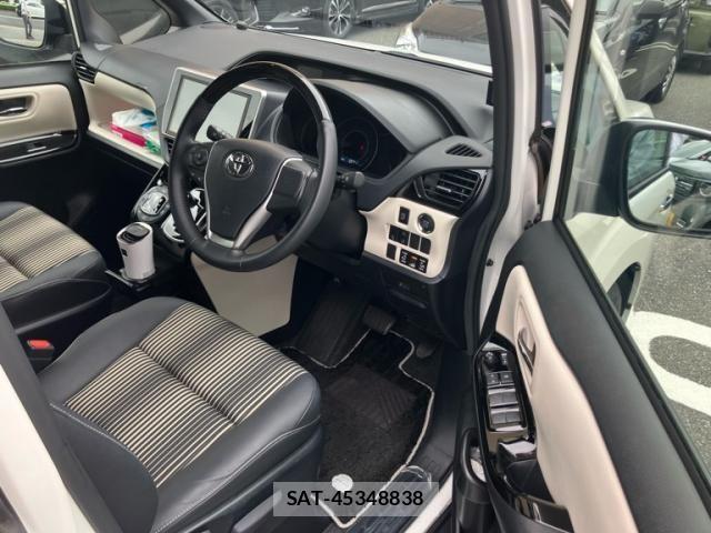 Toyota NOAH 2021-01 8660689-16