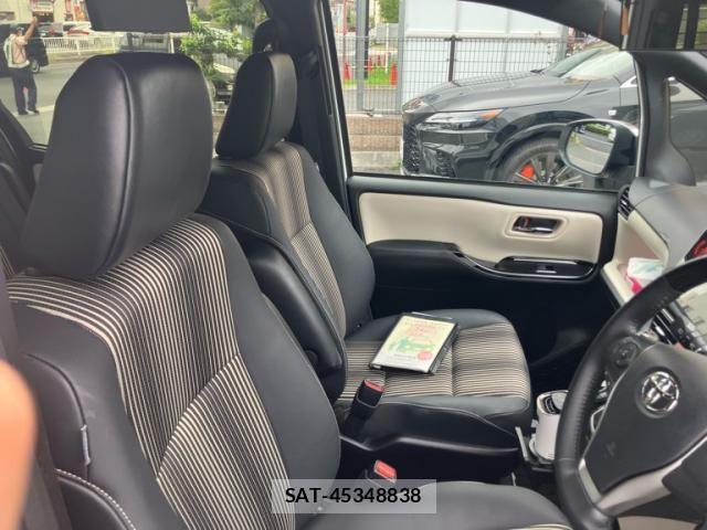 Toyota NOAH 2021-01 8660689-17