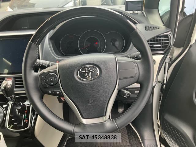 Toyota NOAH 2021-01 8660689-18