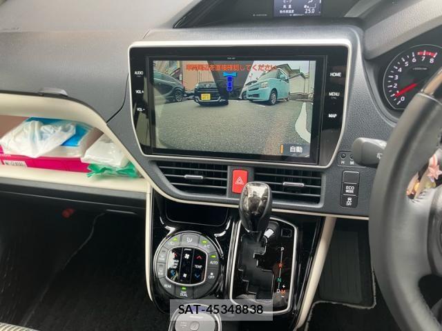 Toyota NOAH 2021-01 8660689-24
