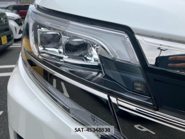 Toyota NOAH 2021-01 8660689-3