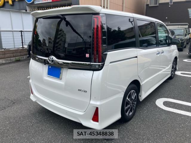 Toyota NOAH 2021-01 8660689-4