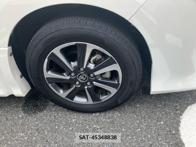 Toyota NOAH 2021-01 8660689-6
