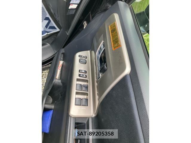 Toyota NOAH 2012-04 8660700-16