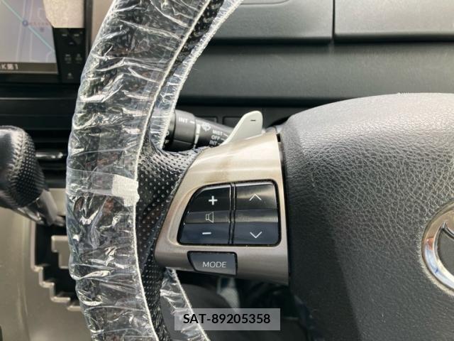 Toyota NOAH 2012-04 8660700-19