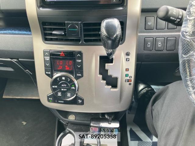 Toyota NOAH 2012-04 8660700-21