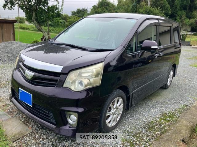 Toyota NOAH 2012-04 8660700-3