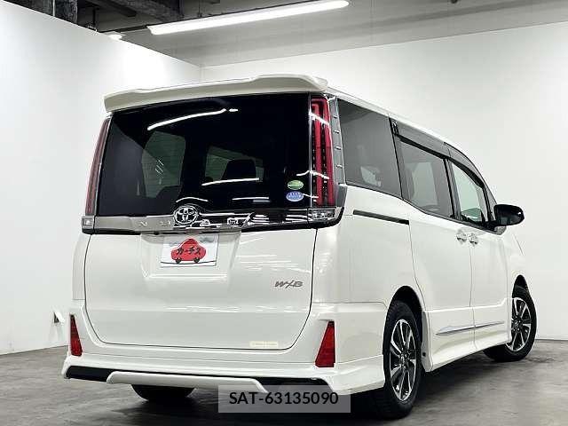 Toyota NOAH 2018-08 8660692-2
