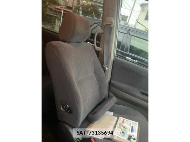 Toyota NOAH 2003-09 8666655-13
