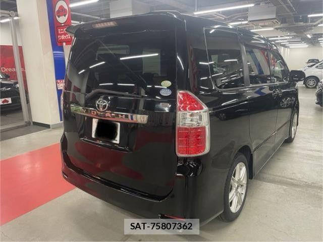 Toyota NOAH 2007-08 8666652-2