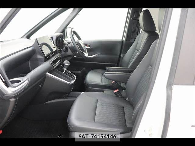 Toyota NOAH 2022-09 8660686-10