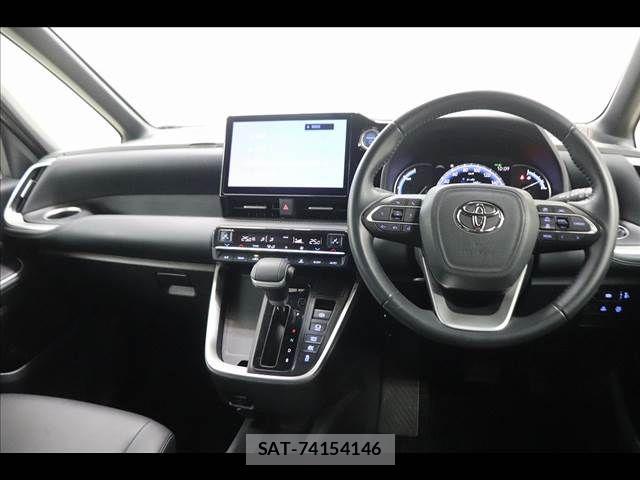 Toyota NOAH 2022-09 8660686-1