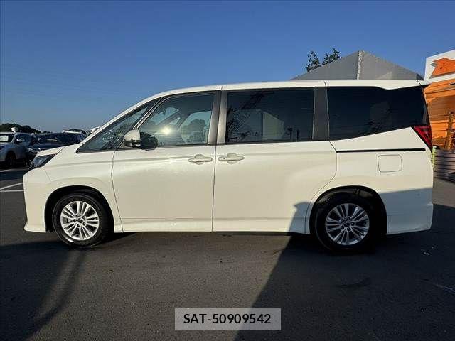 Toyota NOAH 2022-04 8660691-10