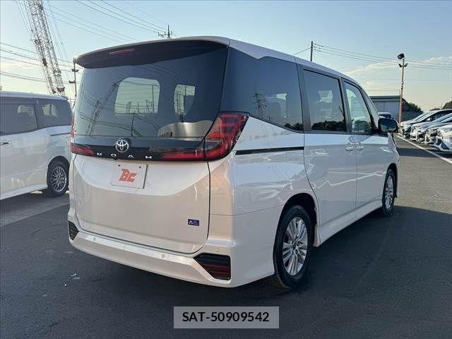 Toyota NOAH 2022-04 8660691-14
