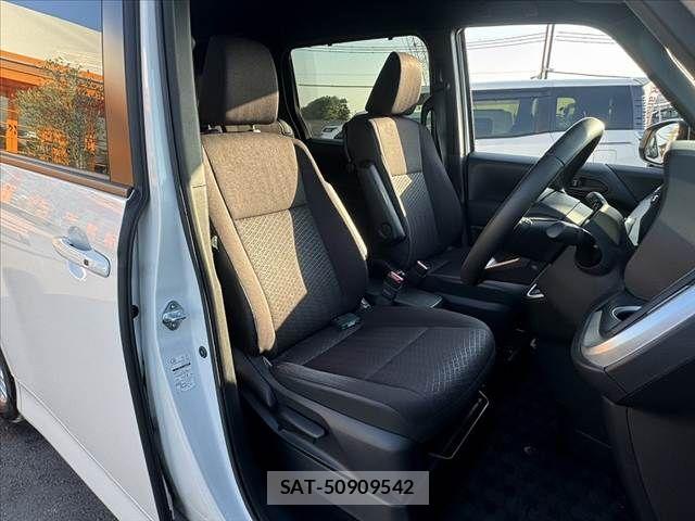 Toyota NOAH 2022-04 8660691-15
