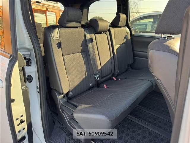 Toyota NOAH 2022-04 8660691-21
