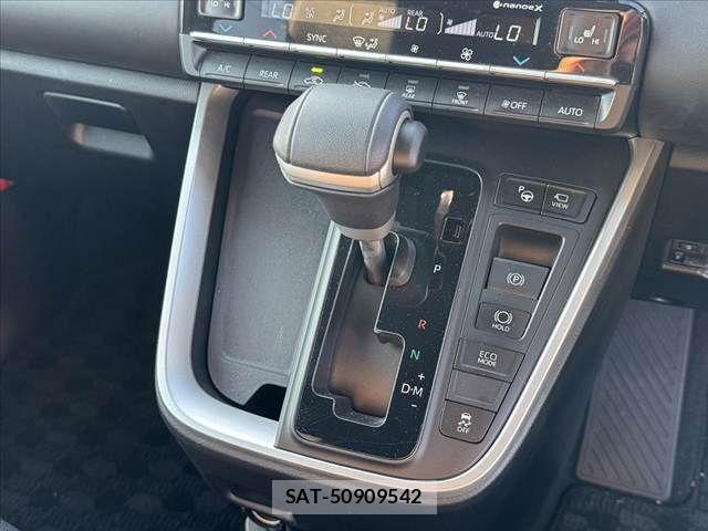 Toyota NOAH 2022-04 8660691-27