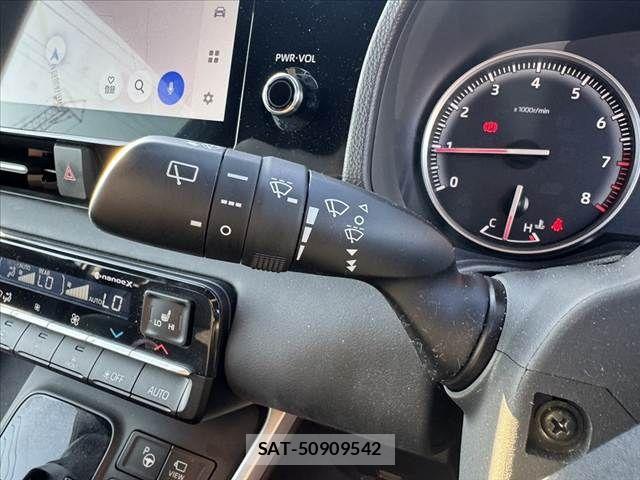 Toyota NOAH 2022-04 8660691-28