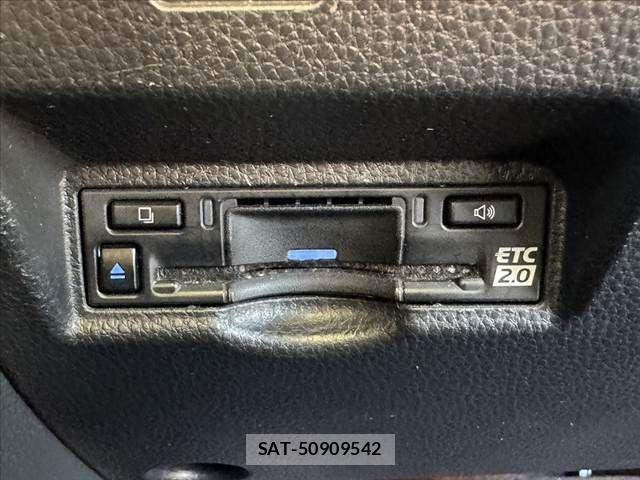Toyota NOAH 2022-04 8660691-4