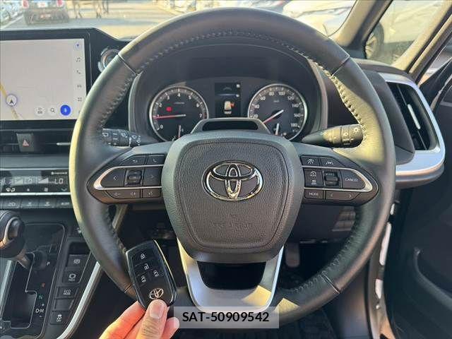 Toyota NOAH 2022-04 8660691-6