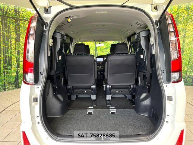 Toyota NOAH 2014-03 8666649-9