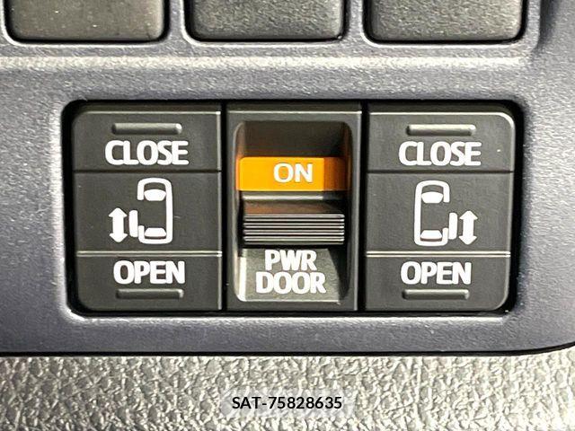 Toyota NOAH 2014-03 8666649-4