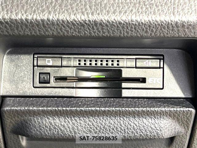 Toyota NOAH 2014-03 8666649-5
